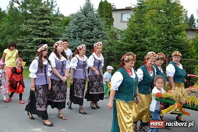 Zdjęcie w galerii na portalu naszraciborz.pl: Bajkowo i kolorowo na dożynkach w Owsiszczach wiadomości z regionu