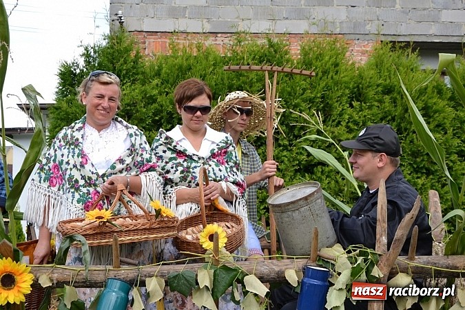 Zdjęcie w galerii na portalu naszraciborz.pl: Bajkowo i kolorowo na dożynkach w Owsiszczach wiadomości z regionu