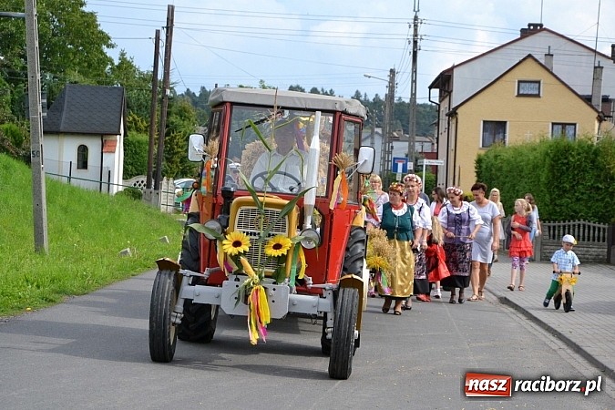 Zdjęcie w galerii na portalu naszraciborz.pl: Bajkowo i kolorowo na dożynkach w Owsiszczach wiadomości z regionu