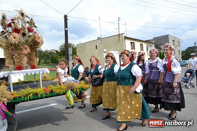 Zdjęcie w galerii na portalu naszraciborz.pl: Bajkowo i kolorowo na dożynkach w Owsiszczach wiadomości z regionu