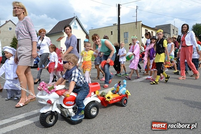Zdjęcie w galerii na portalu naszraciborz.pl: Bajkowo i kolorowo na dożynkach w Owsiszczach wiadomości z regionu