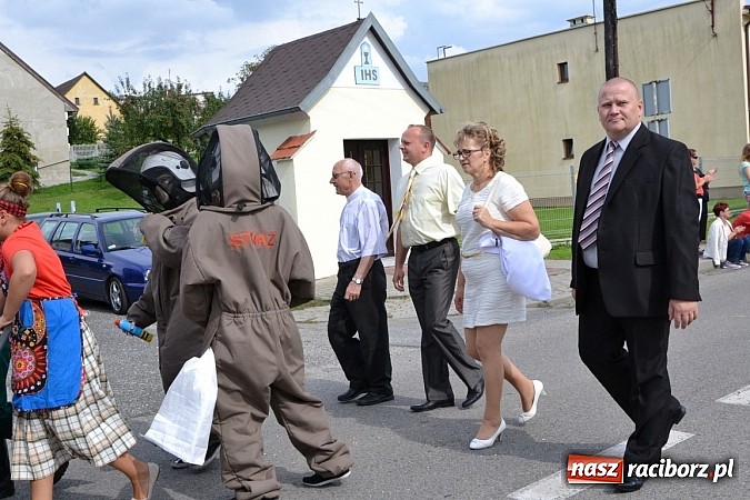 Zdjęcie w galerii na portalu naszraciborz.pl: Bajkowo i kolorowo na dożynkach w Owsiszczach wiadomości z regionu