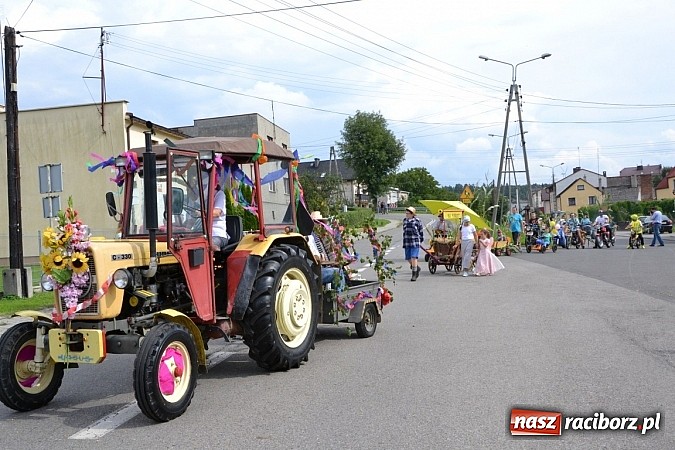 Zdjęcie w galerii na portalu naszraciborz.pl: Bajkowo i kolorowo na dożynkach w Owsiszczach wiadomości z regionu