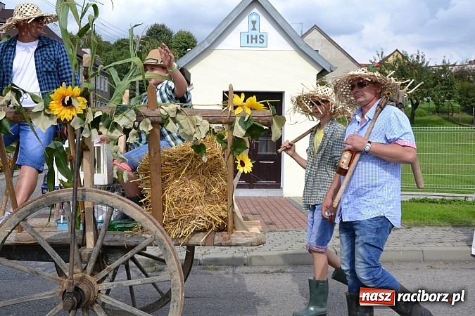 Zdjęcie w galerii na portalu naszraciborz.pl: Bajkowo i kolorowo na dożynkach w Owsiszczach wiadomości z regionu