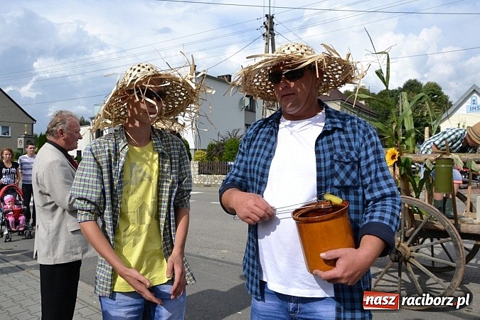 Zdjęcie w galerii na portalu naszraciborz.pl: Bajkowo i kolorowo na dożynkach w Owsiszczach wiadomości z regionu