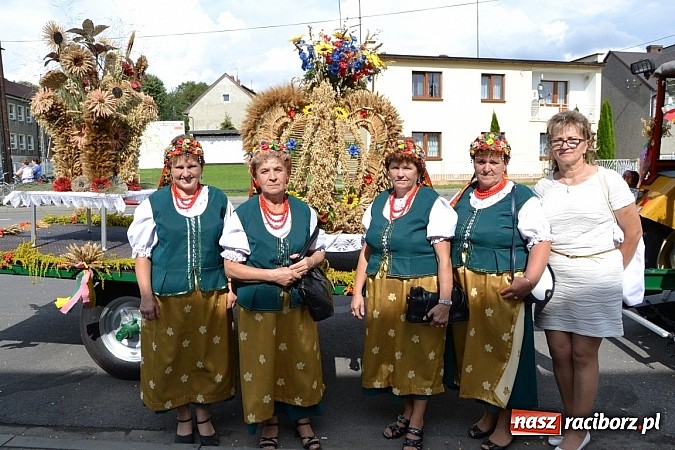 Zdjęcie w galerii na portalu naszraciborz.pl: Bajkowo i kolorowo na dożynkach w Owsiszczach wiadomości z regionu