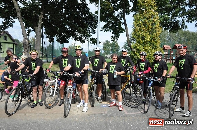 Zdjęcie w galerii na portalu naszraciborz.pl: Rekordowy 17. Rodzinny Rajd Rowerowy Szlakiem Pożaru z 1992 roku wiadomości z regionu