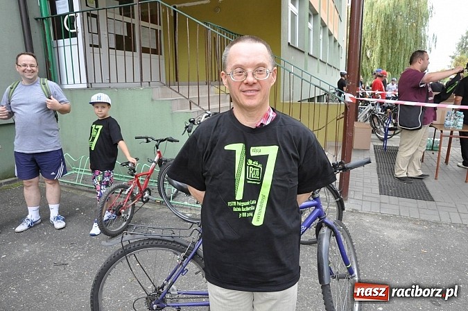 Zdjęcie w galerii na portalu naszraciborz.pl: Rekordowy 17. Rodzinny Rajd Rowerowy Szlakiem Pożaru z 1992 roku wiadomości z regionu