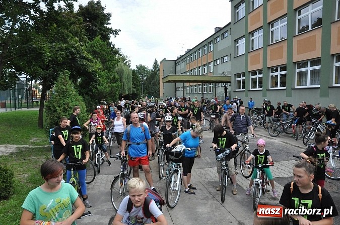 Zdjęcie w galerii na portalu naszraciborz.pl: Rekordowy 17. Rodzinny Rajd Rowerowy Szlakiem Pożaru z 1992 roku wiadomości z regionu