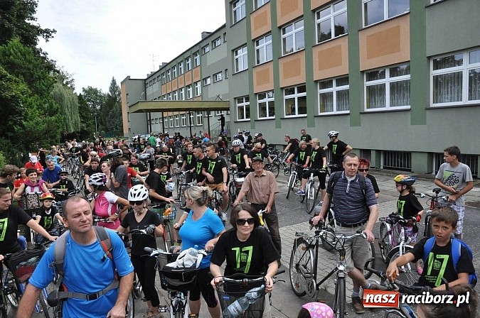 Zdjęcie w galerii na portalu naszraciborz.pl: Rekordowy 17. Rodzinny Rajd Rowerowy Szlakiem Pożaru z 1992 roku wiadomości z regionu