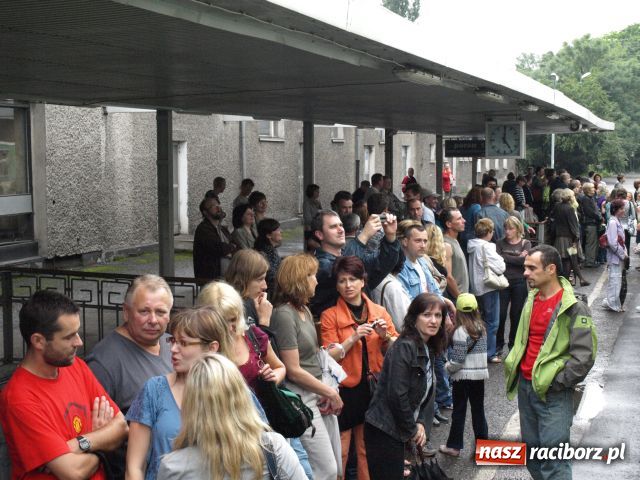 Zdjęcie w galerii na portalu naszraciborz.pl: Wyjechał pierwszy turnus do Pleśnej wiadomości z regionu