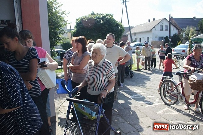 Zdjęcie w galerii na portalu naszraciborz.pl: Harnaś w koloratce i jego weseli parafianie, czyli wojnowickie dożynki 2014 wiadomości z regionu