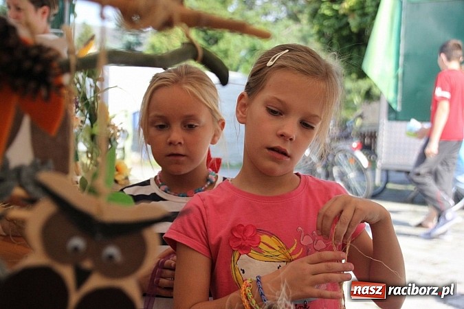 Zdjęcie w galerii na portalu naszraciborz.pl: Harnaś w koloratce i jego weseli parafianie, czyli wojnowickie dożynki 2014 wiadomości z regionu