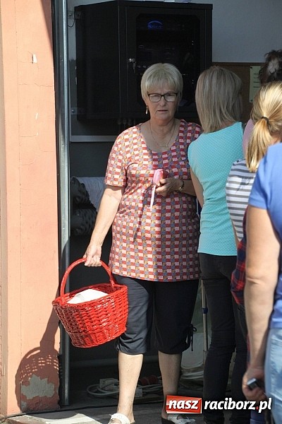 Zdjęcie w galerii na portalu naszraciborz.pl: Harnaś w koloratce i jego weseli parafianie, czyli wojnowickie dożynki 2014 wiadomości z regionu