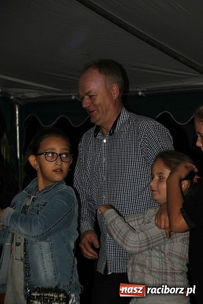 Zdjęcie w galerii na portalu naszraciborz.pl: Harnaś w koloratce i jego weseli parafianie, czyli wojnowickie dożynki 2014 wiadomości z regionu