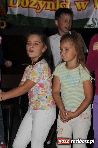 Zdjęcie w galerii na portalu naszraciborz.pl: Harnaś w koloratce i jego weseli parafianie, czyli wojnowickie dożynki 2014 wiadomości z regionu