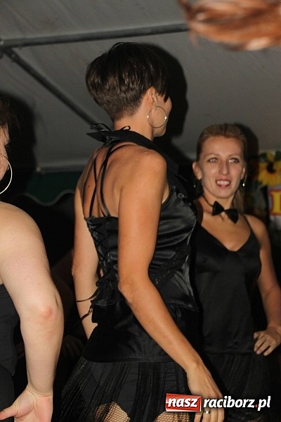 Zdjęcie w galerii na portalu naszraciborz.pl: Harnaś w koloratce i jego weseli parafianie, czyli wojnowickie dożynki 2014 wiadomości z regionu