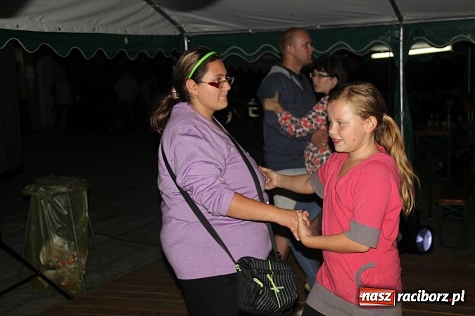 Zdjęcie w galerii na portalu naszraciborz.pl: Harnaś w koloratce i jego weseli parafianie, czyli wojnowickie dożynki 2014 wiadomości z regionu