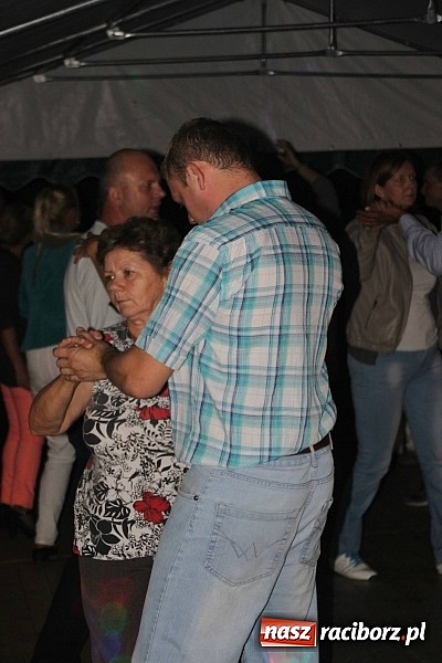 Zdjęcie w galerii na portalu naszraciborz.pl: Harnaś w koloratce i jego weseli parafianie, czyli wojnowickie dożynki 2014 wiadomości z regionu