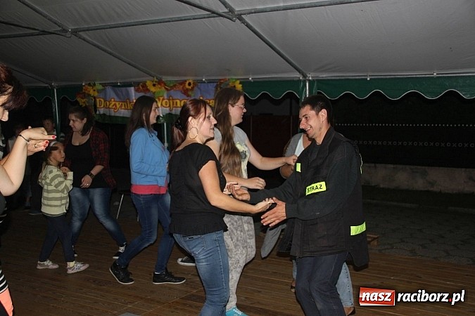 Zdjęcie w galerii na portalu naszraciborz.pl: Harnaś w koloratce i jego weseli parafianie, czyli wojnowickie dożynki 2014 wiadomości z regionu