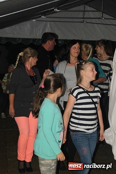 Zdjęcie w galerii na portalu naszraciborz.pl: Harnaś w koloratce i jego weseli parafianie, czyli wojnowickie dożynki 2014 wiadomości z regionu