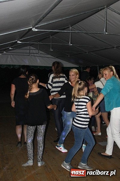 Zdjęcie w galerii na portalu naszraciborz.pl: Harnaś w koloratce i jego weseli parafianie, czyli wojnowickie dożynki 2014 wiadomości z regionu