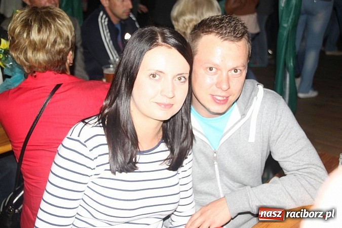 Zdjęcie w galerii na portalu naszraciborz.pl: Harnaś w koloratce i jego weseli parafianie, czyli wojnowickie dożynki 2014 wiadomości z regionu