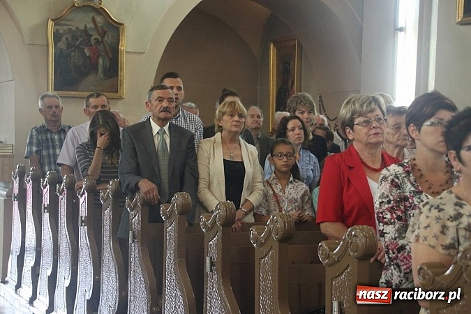 Zdjęcie w galerii na portalu naszraciborz.pl: Harnaś w koloratce i jego weseli parafianie, czyli wojnowickie dożynki 2014 wiadomości z regionu