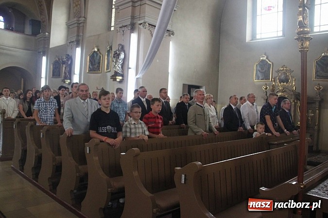 Zdjęcie w galerii na portalu naszraciborz.pl: Harnaś w koloratce i jego weseli parafianie, czyli wojnowickie dożynki 2014 wiadomości z regionu