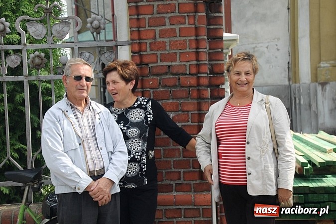 Zdjęcie w galerii na portalu naszraciborz.pl: Harnaś w koloratce i jego weseli parafianie, czyli wojnowickie dożynki 2014 wiadomości z regionu