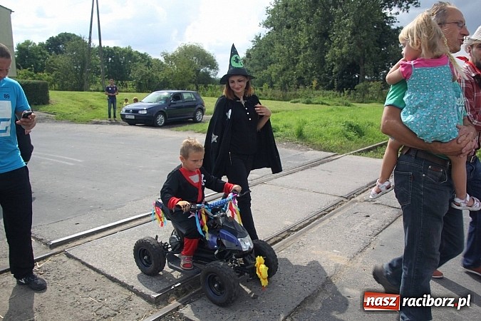Zdjęcie w galerii na portalu naszraciborz.pl: Harnaś w koloratce i jego weseli parafianie, czyli wojnowickie dożynki 2014 wiadomości z regionu