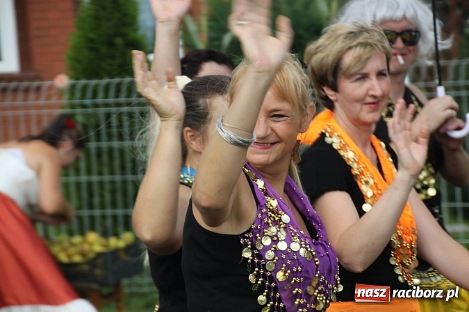 Zdjęcie w galerii na portalu naszraciborz.pl: Harnaś w koloratce i jego weseli parafianie, czyli wojnowickie dożynki 2014 wiadomości z regionu