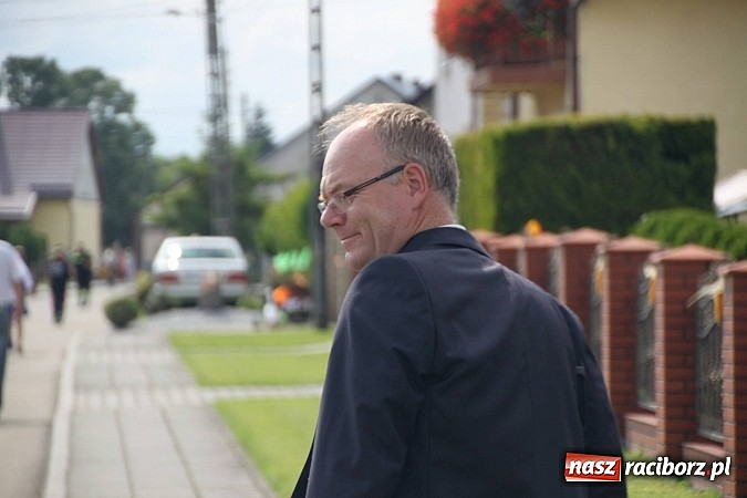 Zdjęcie w galerii na portalu naszraciborz.pl: Harnaś w koloratce i jego weseli parafianie, czyli wojnowickie dożynki 2014 wiadomości z regionu