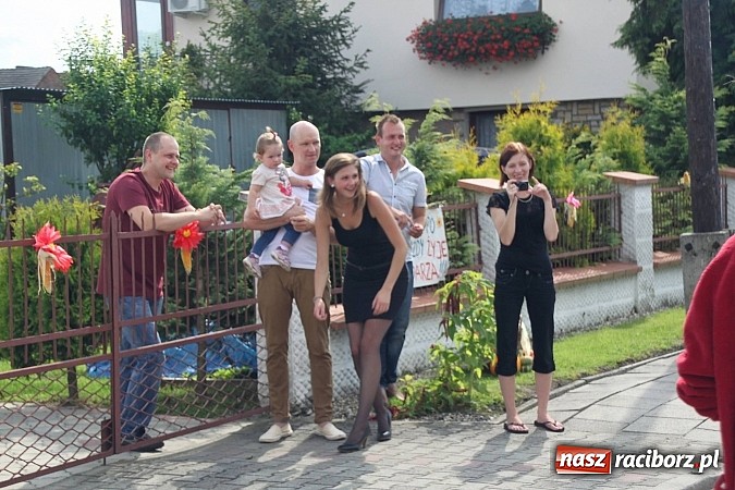 Zdjęcie w galerii na portalu naszraciborz.pl: Harnaś w koloratce i jego weseli parafianie, czyli wojnowickie dożynki 2014 wiadomości z regionu