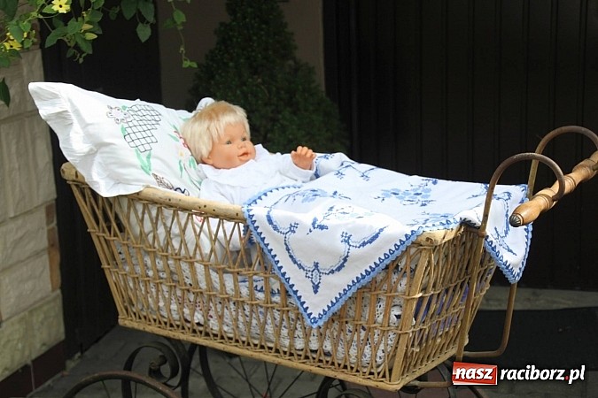 Zdjęcie w galerii na portalu naszraciborz.pl: Harnaś w koloratce i jego weseli parafianie, czyli wojnowickie dożynki 2014 wiadomości z regionu