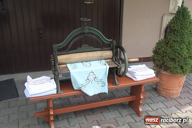 Zdjęcie w galerii na portalu naszraciborz.pl: Harnaś w koloratce i jego weseli parafianie, czyli wojnowickie dożynki 2014 wiadomości z regionu