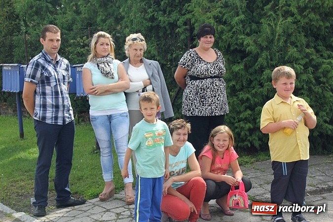 Zdjęcie w galerii na portalu naszraciborz.pl: Harnaś w koloratce i jego weseli parafianie, czyli wojnowickie dożynki 2014 wiadomości z regionu