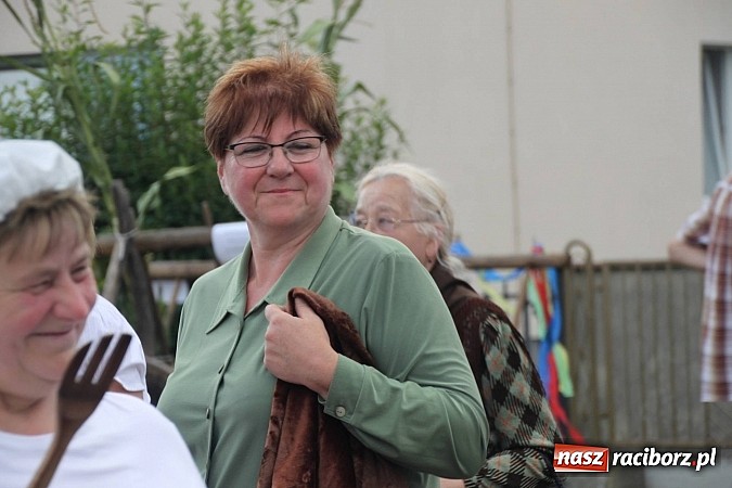 Zdjęcie w galerii na portalu naszraciborz.pl: Harnaś w koloratce i jego weseli parafianie, czyli wojnowickie dożynki 2014 wiadomości z regionu