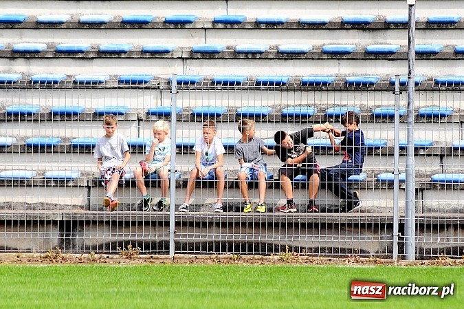 Zdjęcie w galerii na portalu naszraciborz.pl: UKS Ikar lepszy w derbach Raciborza wiadomości z regionu