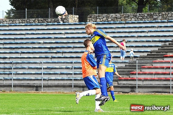 Zdjęcie w galerii na portalu naszraciborz.pl: UKS Ikar lepszy w derbach Raciborza wiadomości z regionu