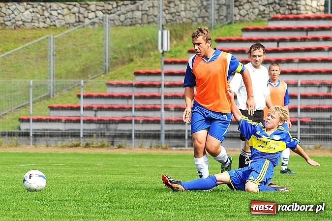 Zdjęcie w galerii na portalu naszraciborz.pl: UKS Ikar lepszy w derbach Raciborza wiadomości z regionu