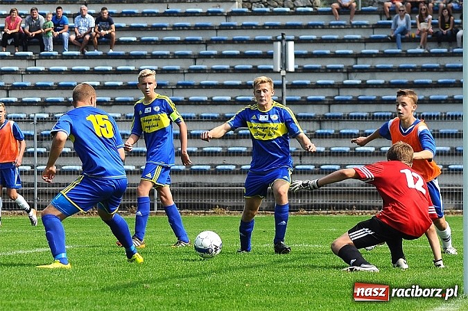 Zdjęcie w galerii na portalu naszraciborz.pl: UKS Ikar lepszy w derbach Raciborza wiadomości z regionu