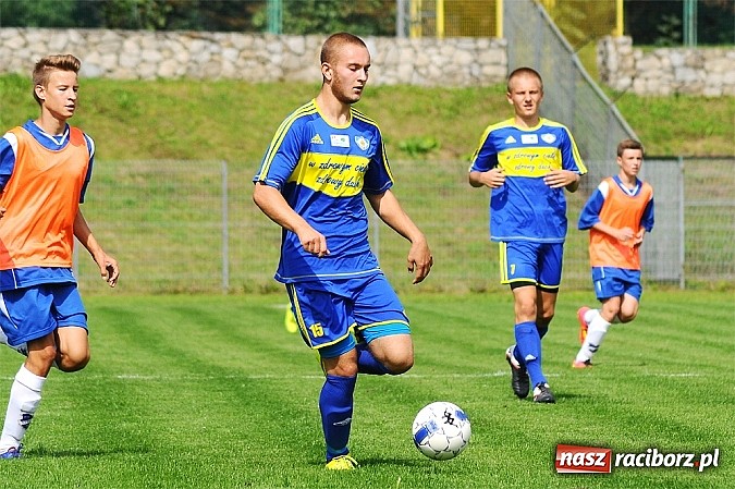 Zdjęcie w galerii na portalu naszraciborz.pl: UKS Ikar lepszy w derbach Raciborza wiadomości z regionu