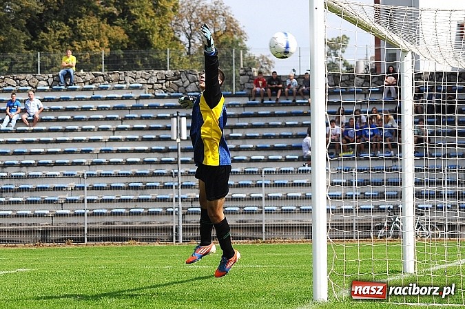 Zdjęcie w galerii na portalu naszraciborz.pl: UKS Ikar lepszy w derbach Raciborza wiadomości z regionu