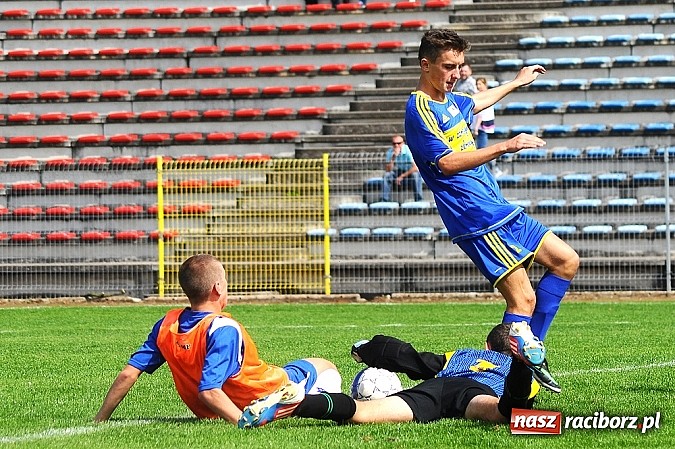 Zdjęcie w galerii na portalu naszraciborz.pl: UKS Ikar lepszy w derbach Raciborza wiadomości z regionu