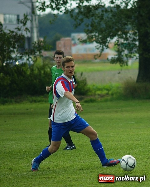 Zdjęcie w galerii na portalu naszraciborz.pl: Juniorzy Cyprzanowa lepsi w Bieńkowicach wiadomości z regionu