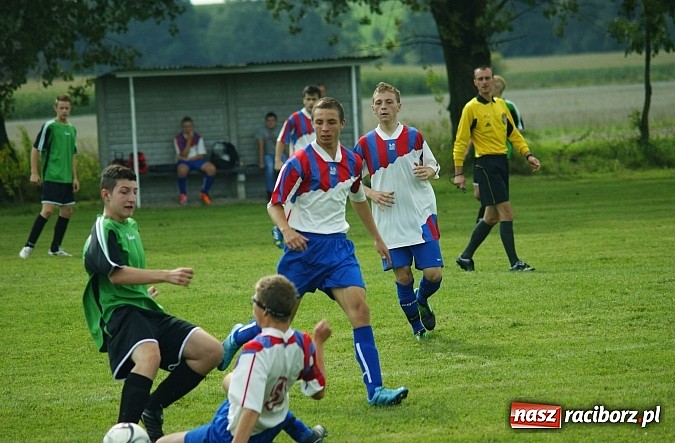 Zdjęcie w galerii na portalu naszraciborz.pl: Juniorzy Cyprzanowa lepsi w Bieńkowicach wiadomości z regionu