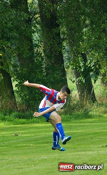 Zdjęcie w galerii na portalu naszraciborz.pl: Juniorzy Cyprzanowa lepsi w Bieńkowicach wiadomości z regionu