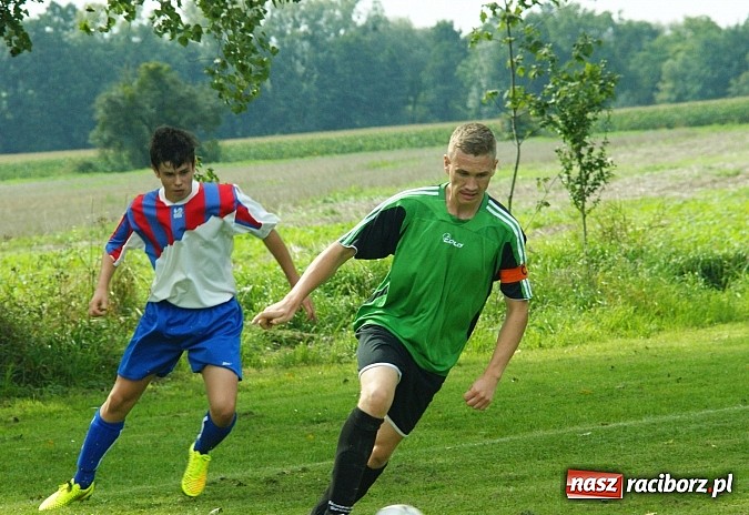 Zdjęcie w galerii na portalu naszraciborz.pl: Juniorzy Cyprzanowa lepsi w Bieńkowicach wiadomości z regionu