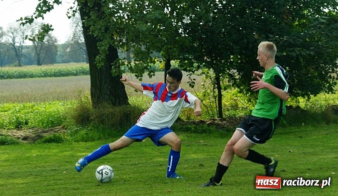 Zdjęcie w galerii na portalu naszraciborz.pl: Juniorzy Cyprzanowa lepsi w Bieńkowicach wiadomości z regionu